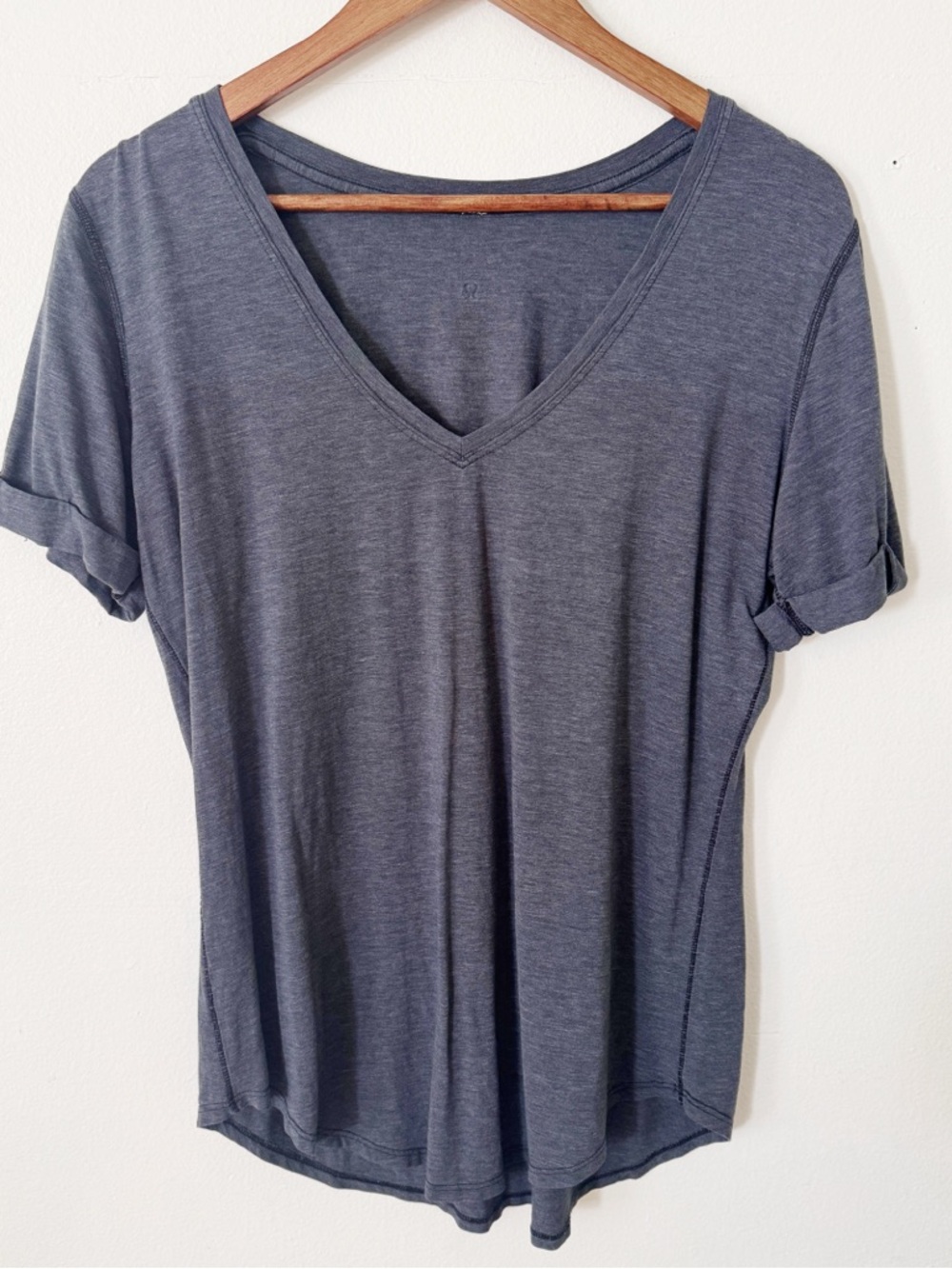 Lululemon love V-Neck Short Sleeve Tee - Slate Gray size ~8